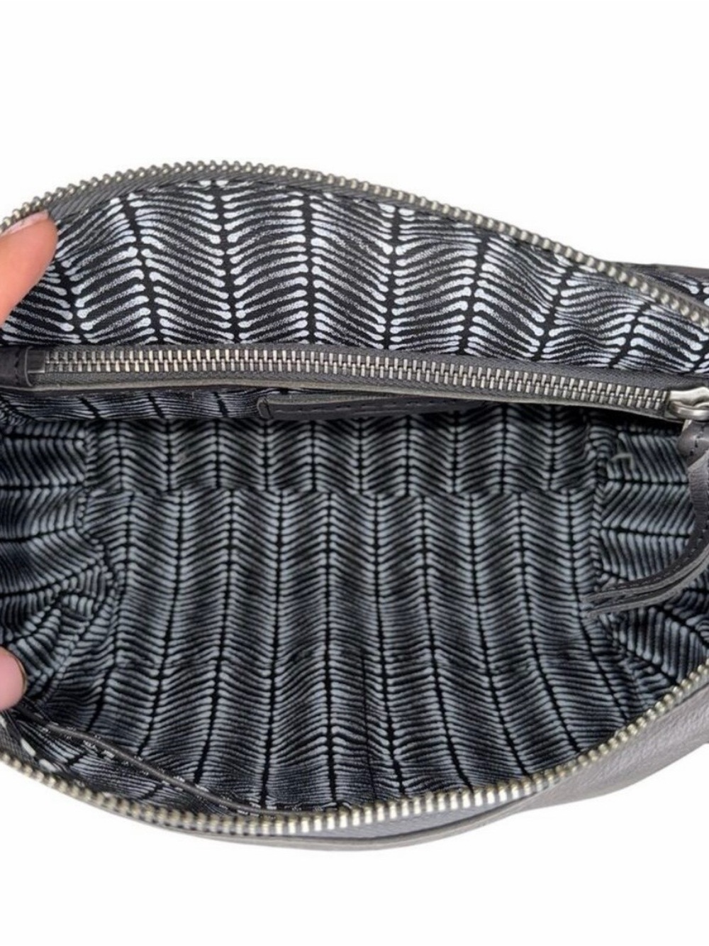 LIEBESKIND BERLIN crossbody purse - Picture 9 of 11